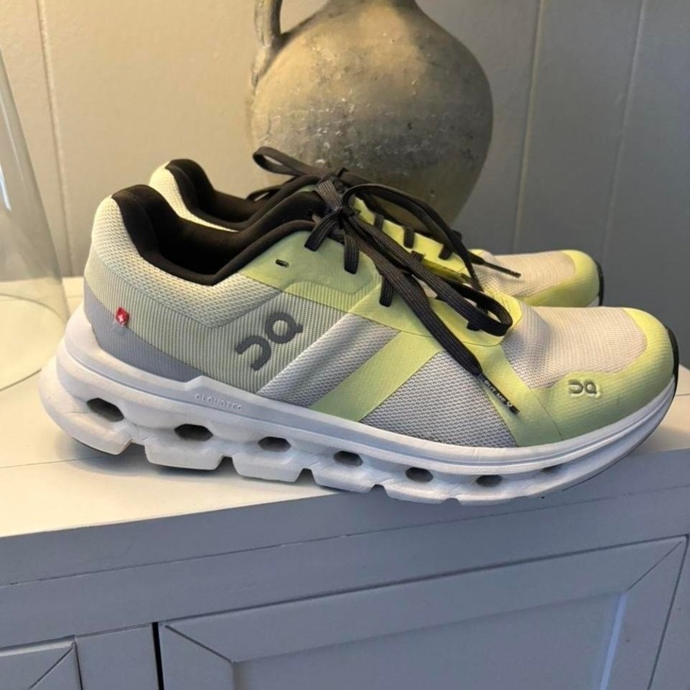 On Cloud Cloudswift trainers, Size US 8.5 0175